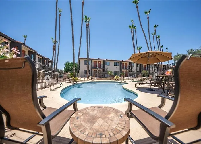 Apartment 102 -fully Furnished 1br Suite-prime Location