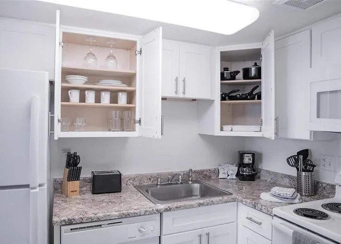 102 -fully Furnished 1br Suite-prime Location
